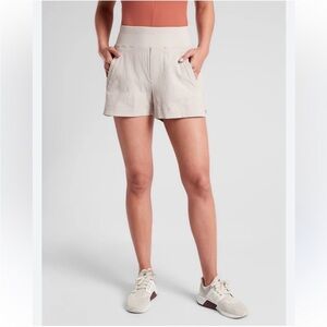 Athleta Women's Trekkie north short Tan Shorts SZ 14